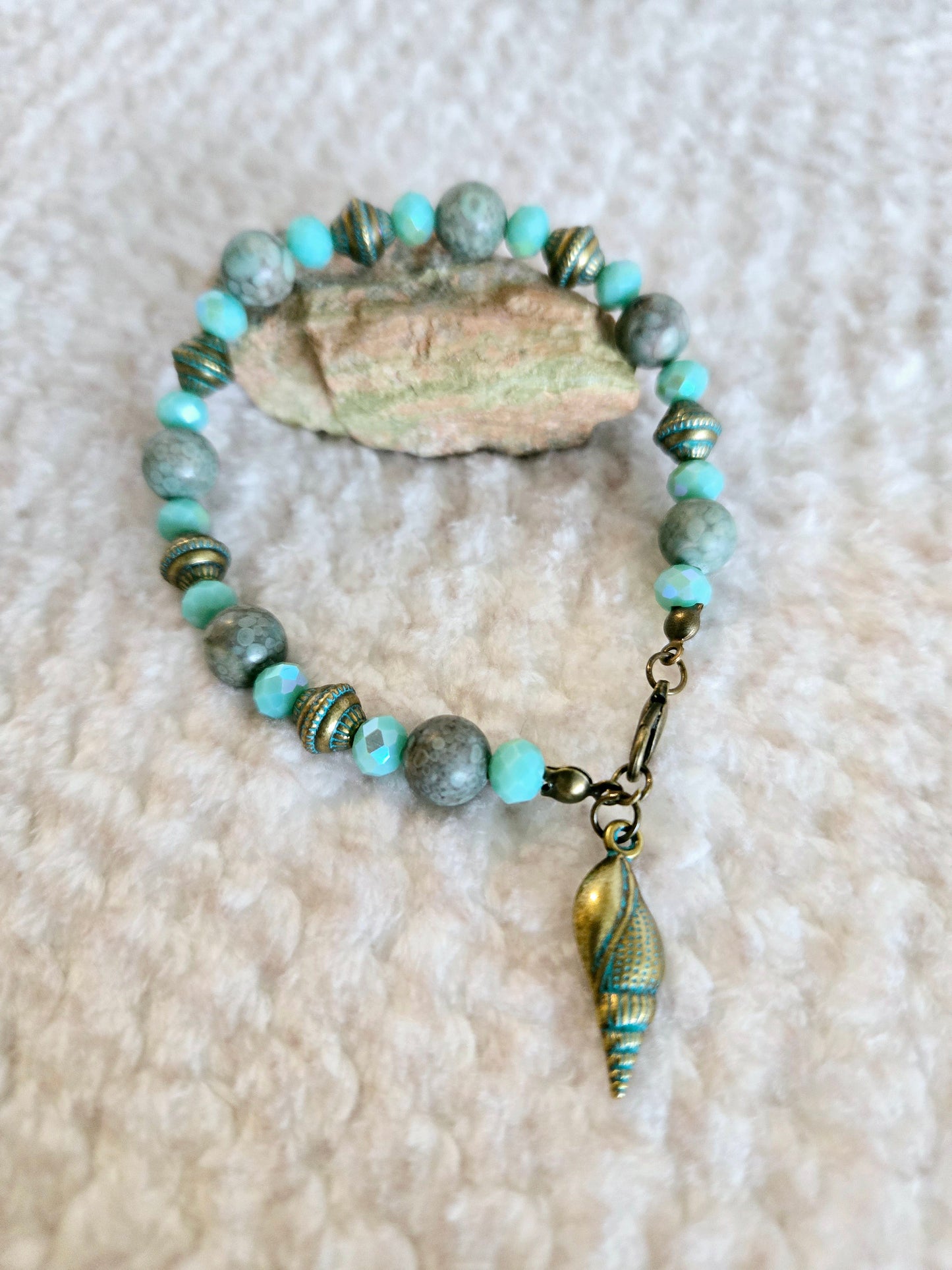 Maifanite and Turquoise crystal beads bracelet